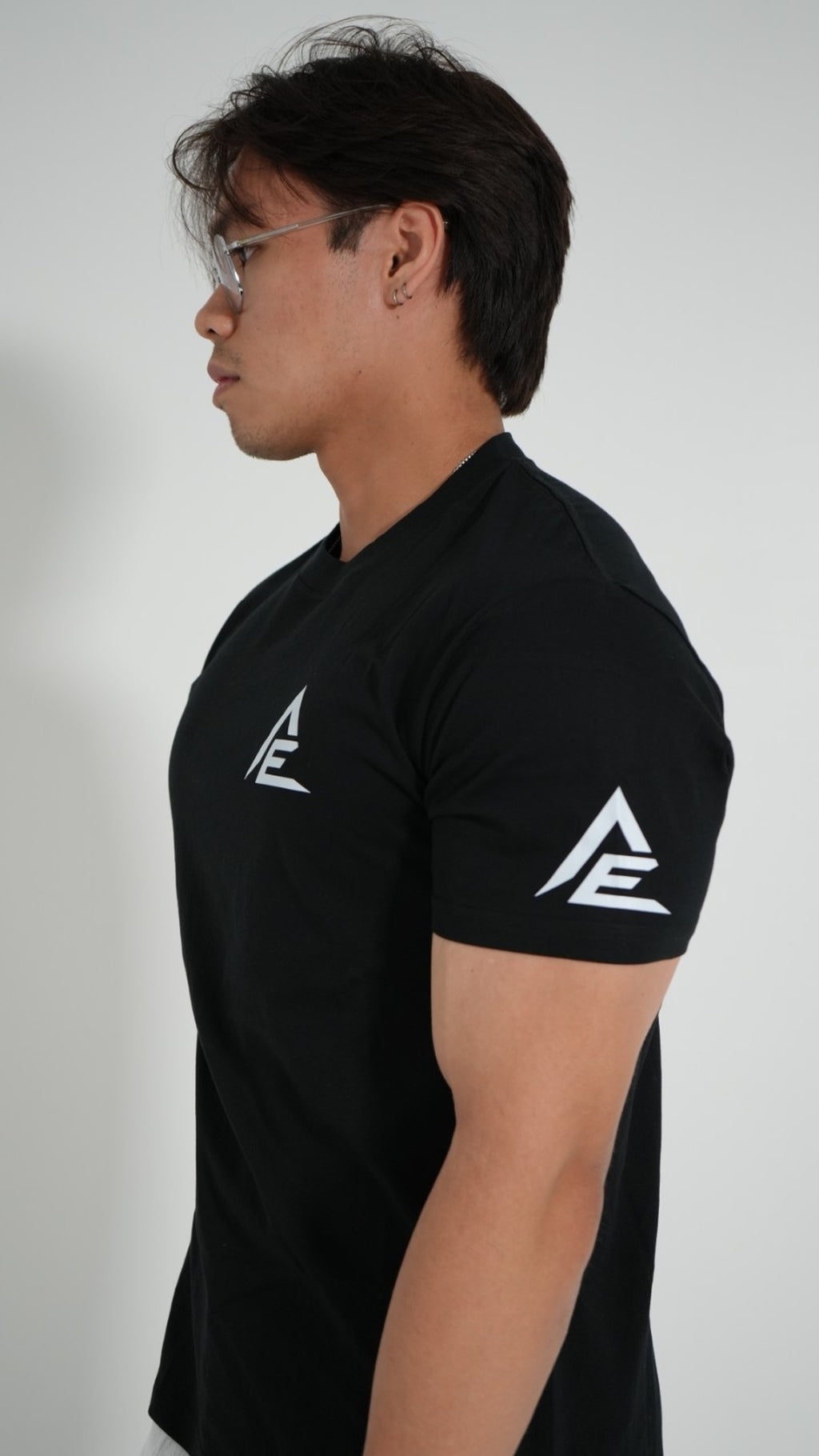 LEGACY T-SHIRT - BLACK