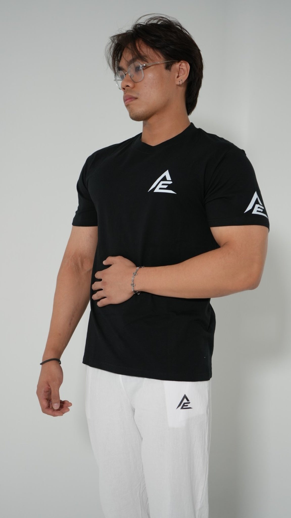 LEGACY T-SHIRT - BLACK