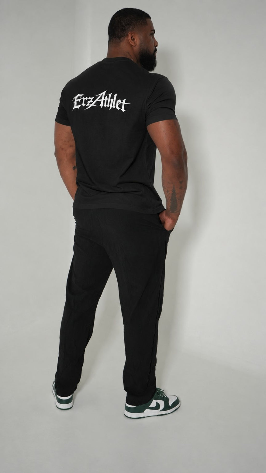 LEGACY OVERSIZED T-SHIRT - BLACK