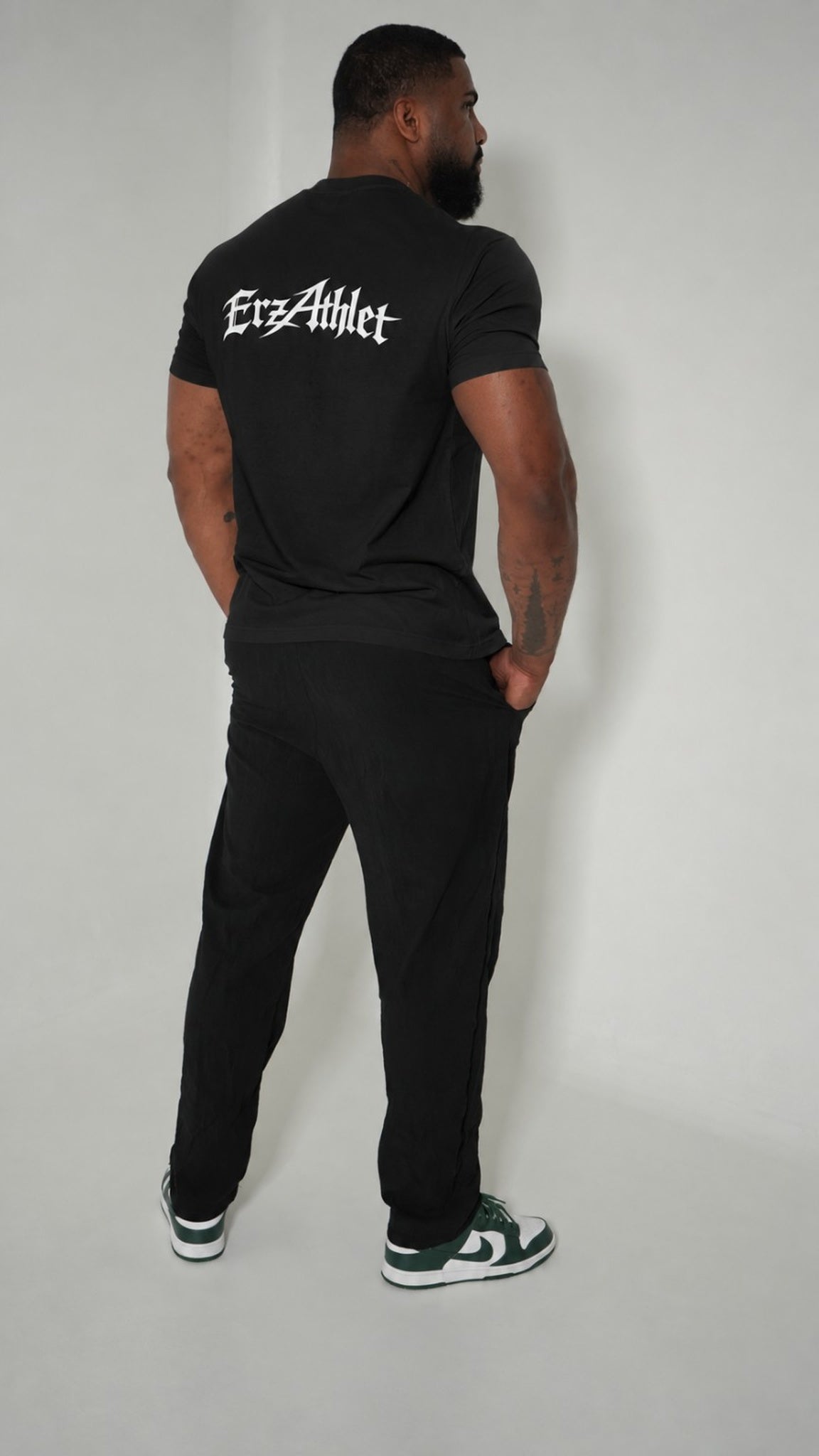 LEGACY OVERSIZED T-SHIRT - BLACK